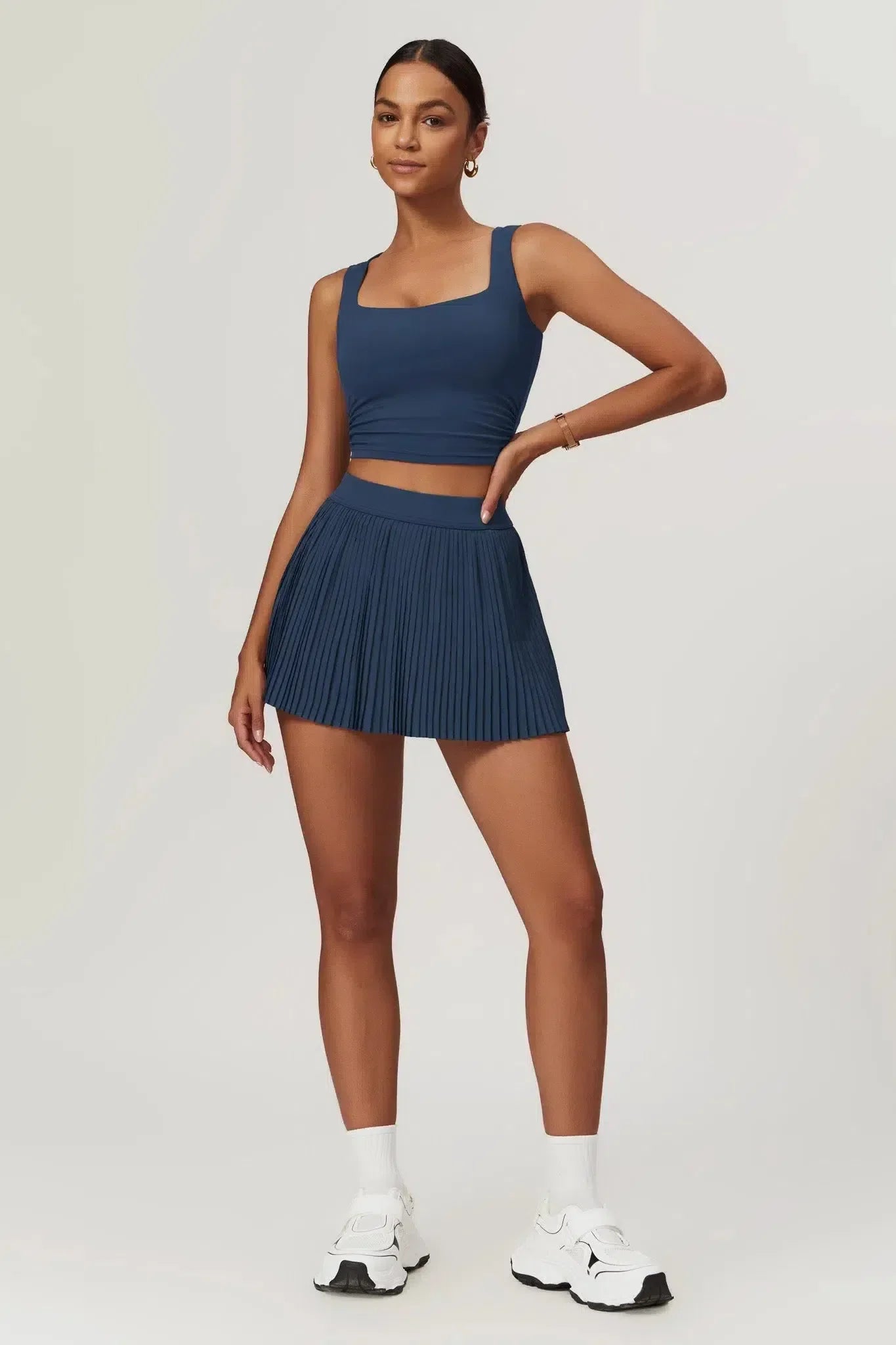 Abriana – Square neckline – Sleek fit top