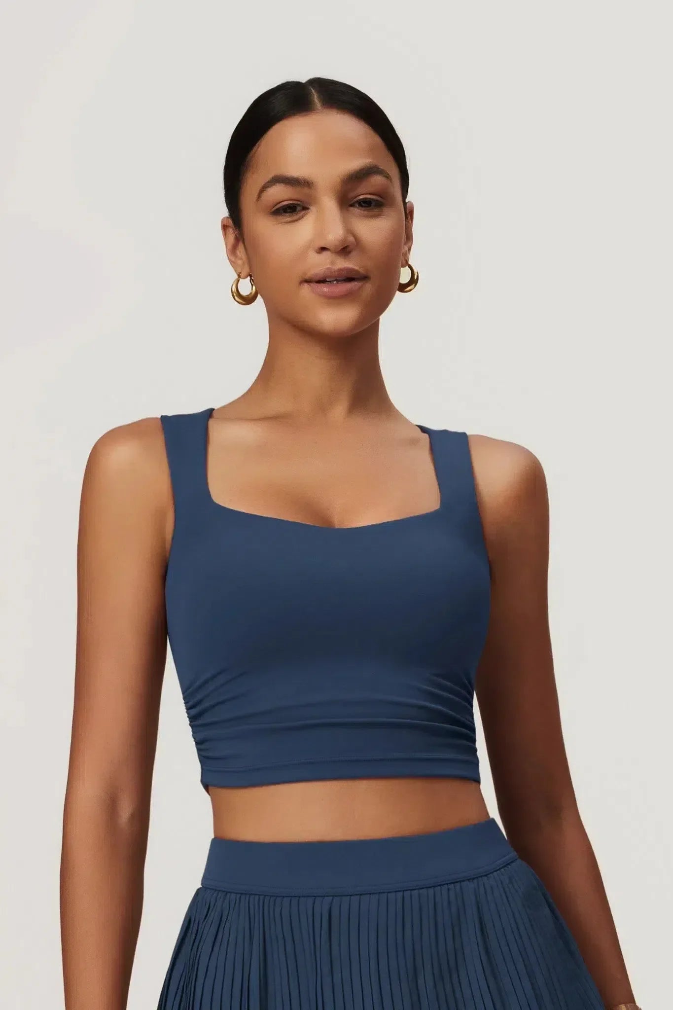 Abriana – Square neckline – Sleek fit top