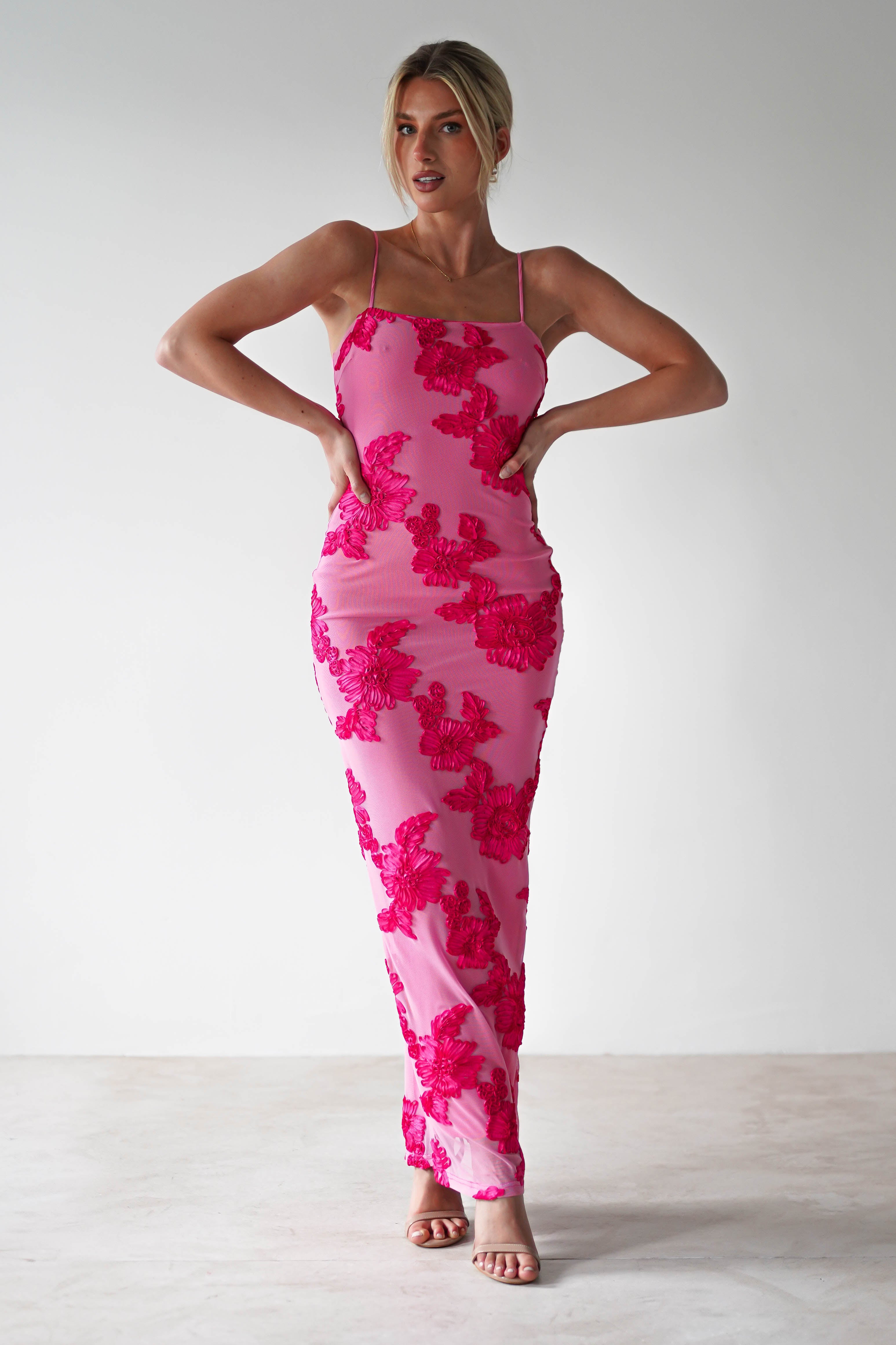 Adorelle – Soft bloom – Floral mesh maxi dress