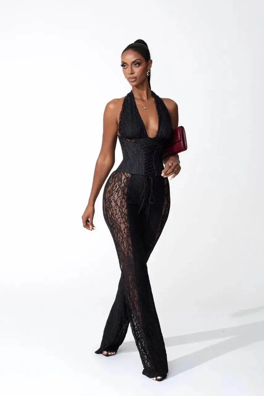 Bea – Halter neckline – Lace jumpsuit