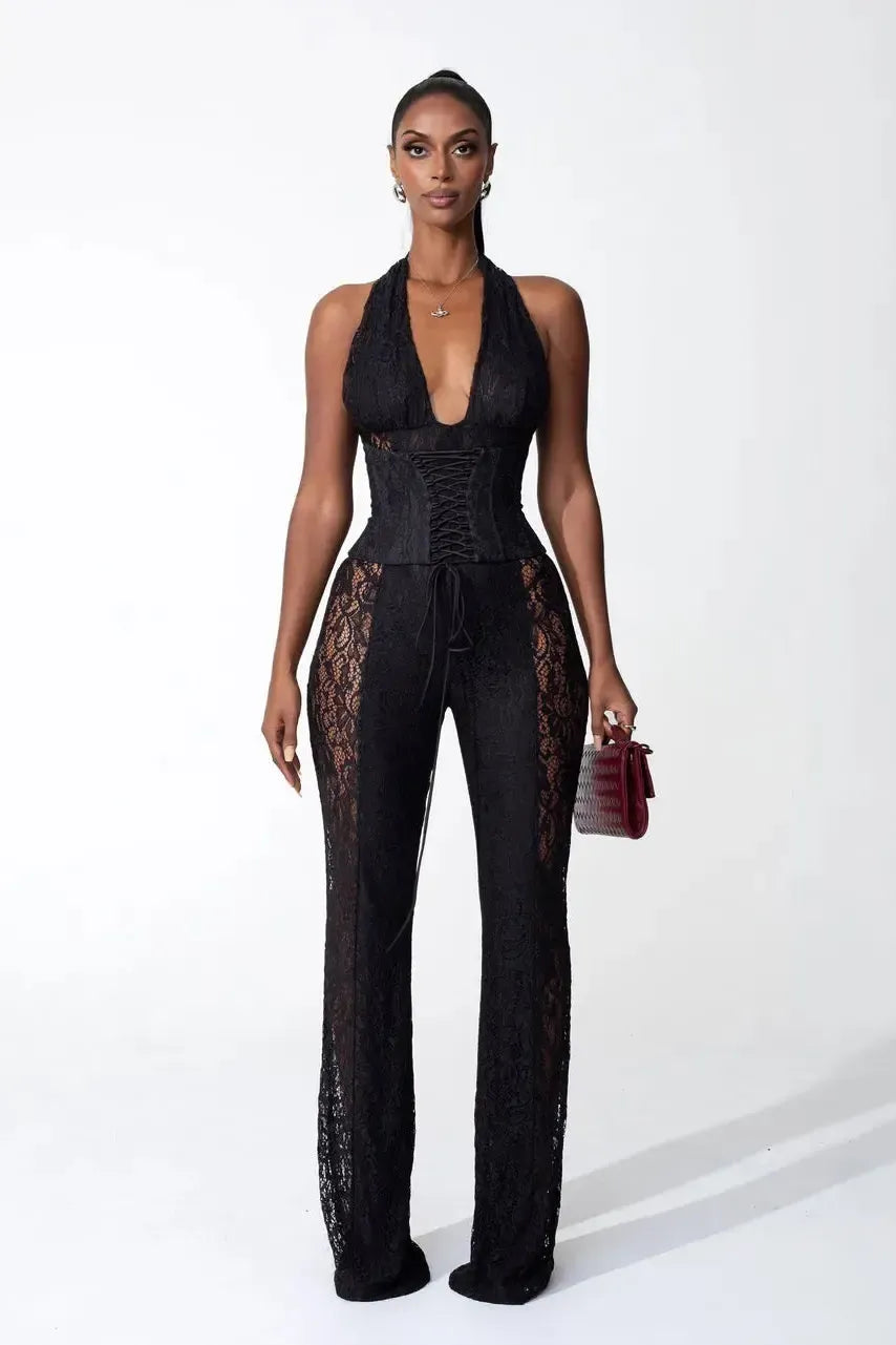 Bea – Halter neckline – Lace jumpsuit