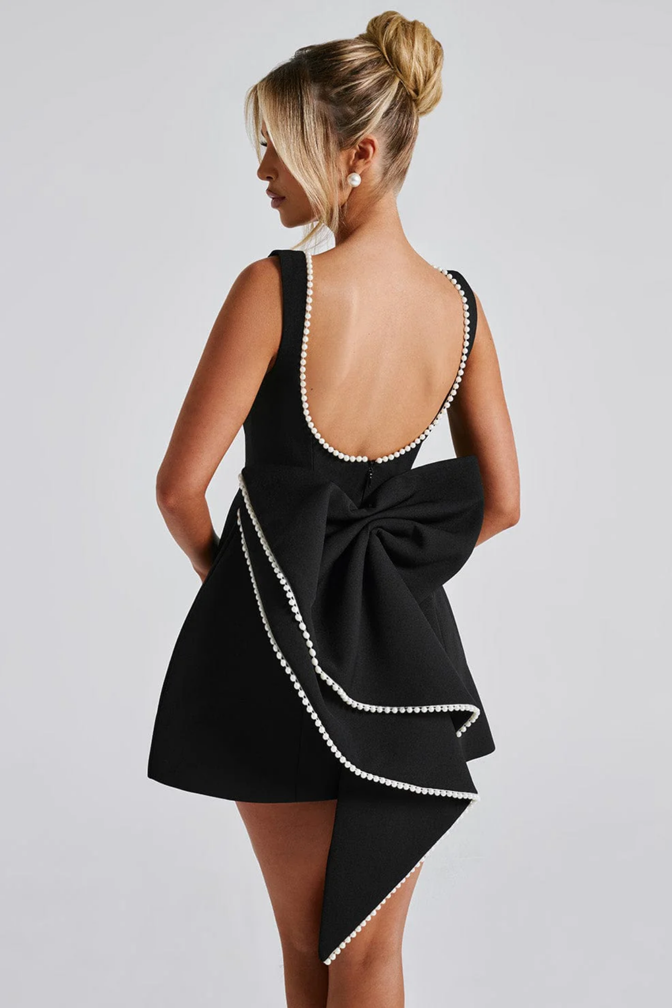 Bruna – Pearl bow detail – Mini dress
