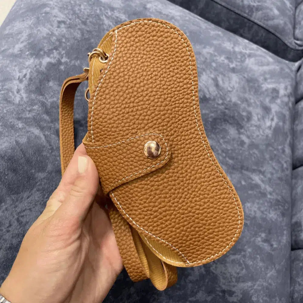 Case – Sleek compact design – Bag charm