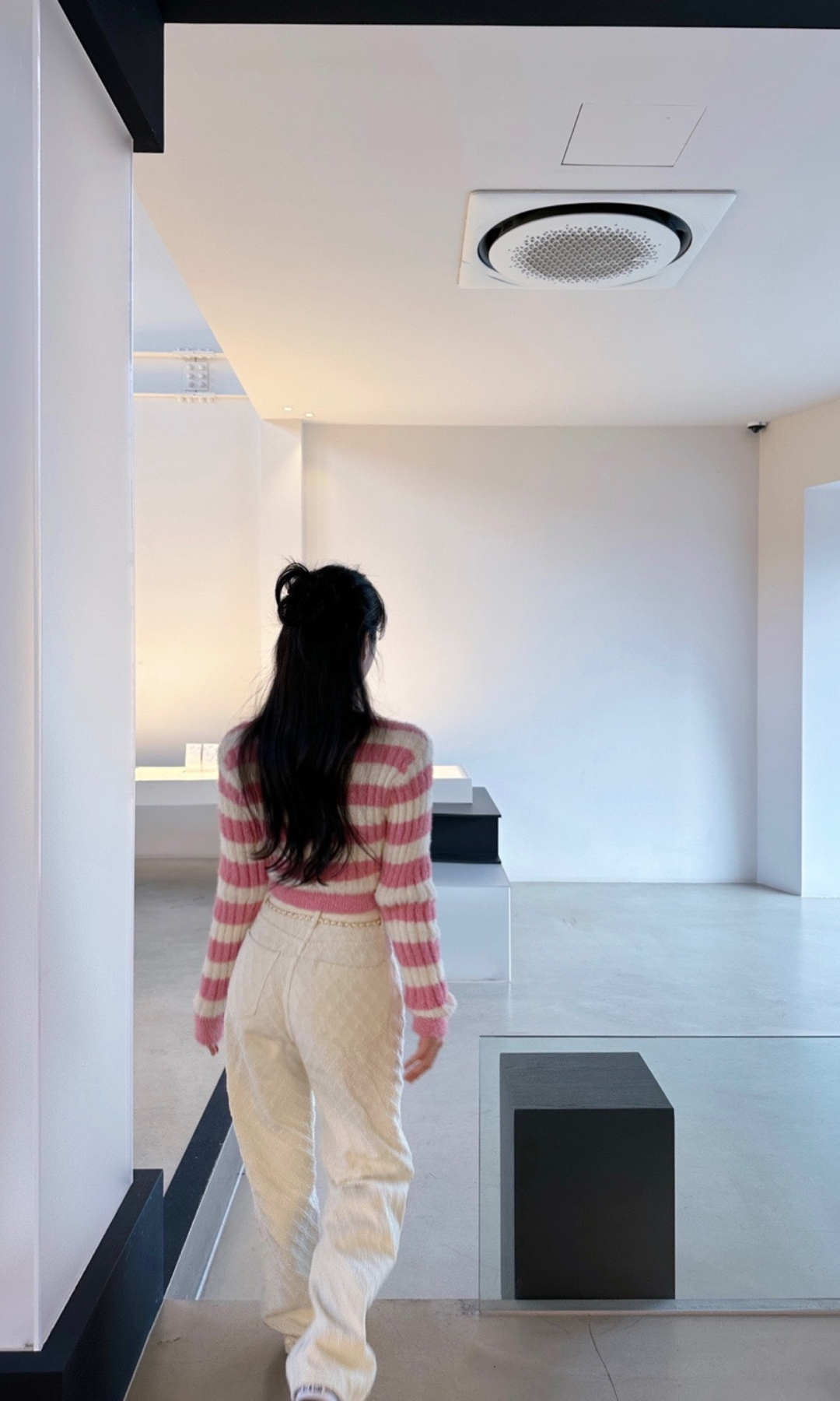 Cerelline – Textured lattice weave – Wide leg trousers