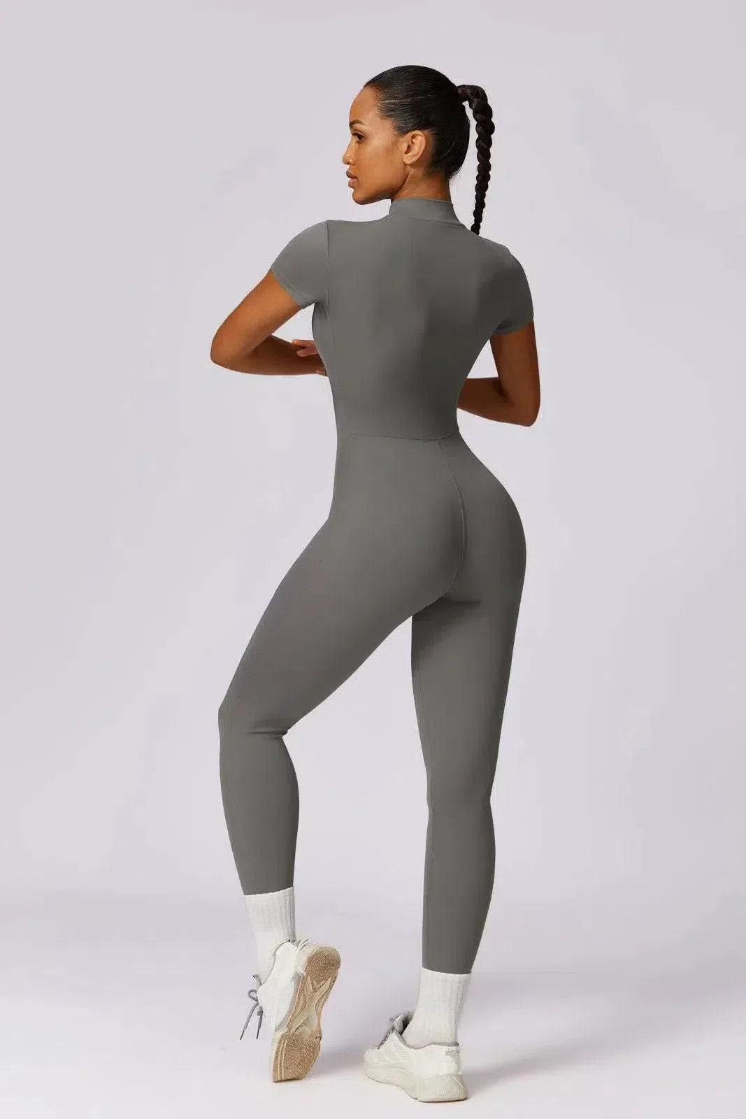 Chiarina – Sculpting fit – Timeless activewear jumpsuit