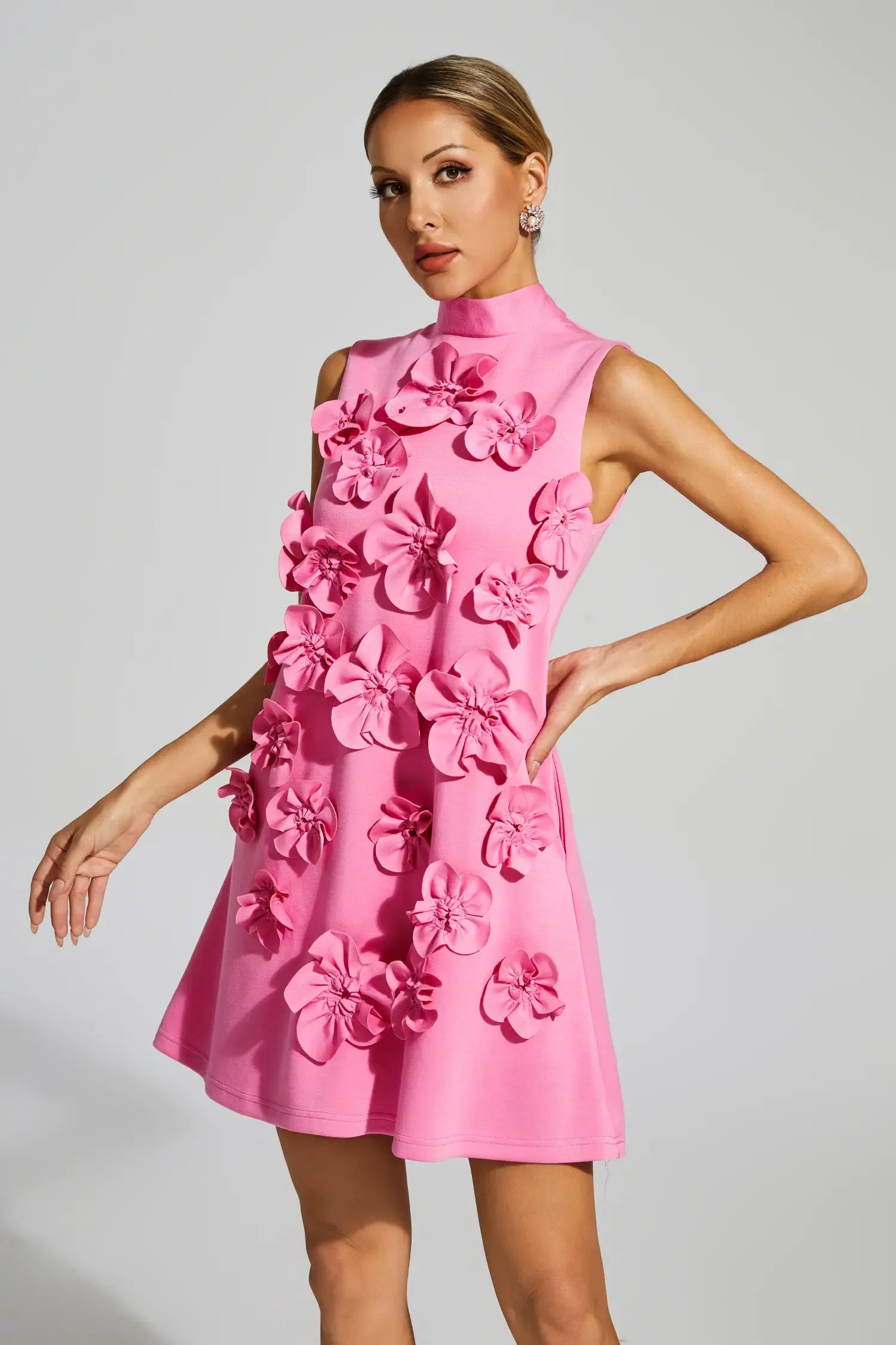 Fiorélline – Sculpted florals – Sleeveless mini dress