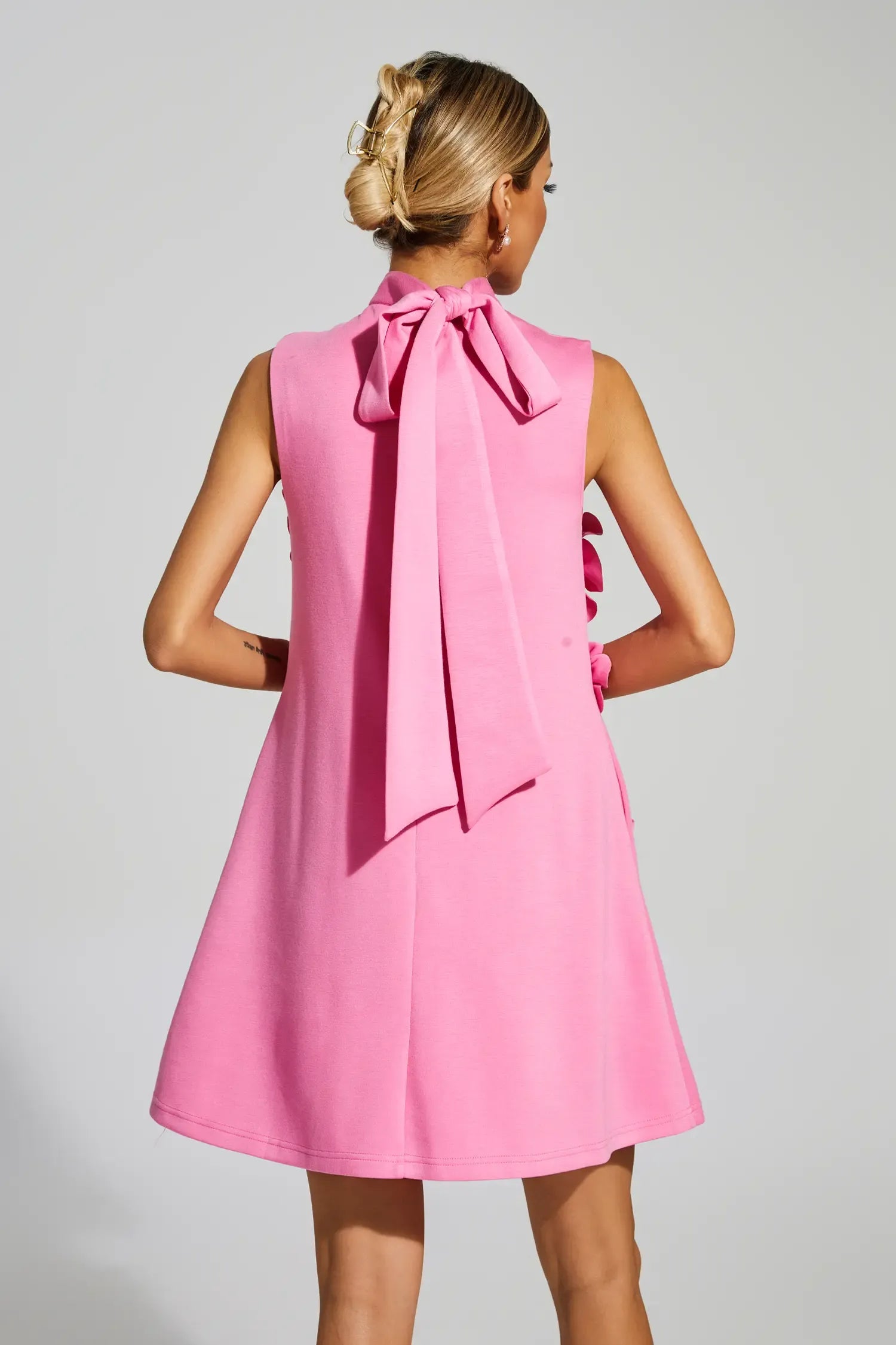 Fiorélline – Sculpted florals – Sleeveless mini dress