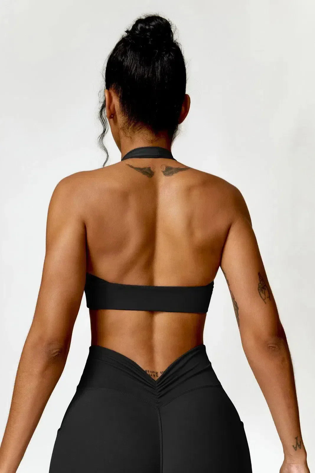 Mahina – Ruched detail – Sports bra & leggings set