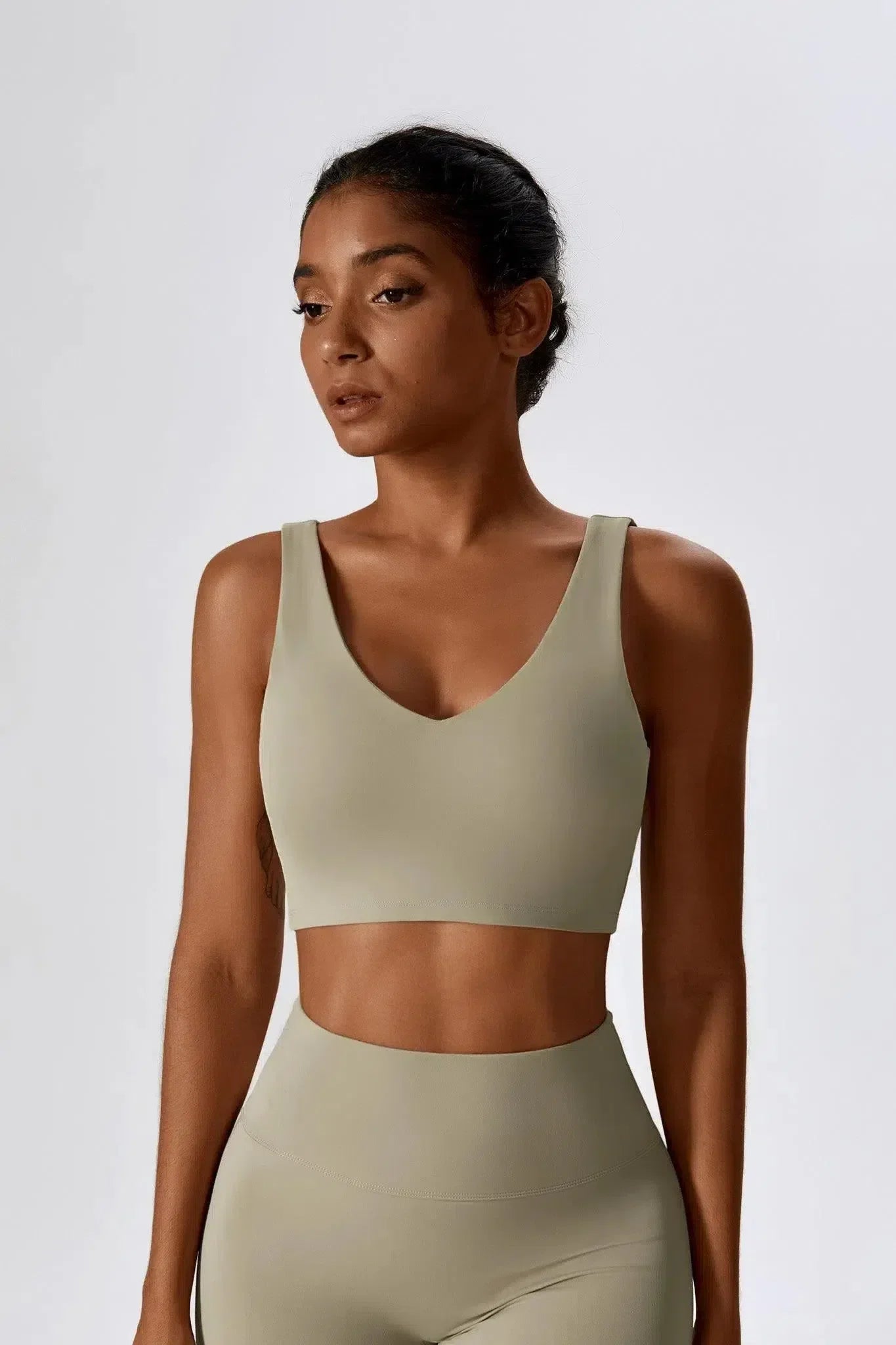 Mariuccia – Scoop neckline – Sports bra & flared leggings set