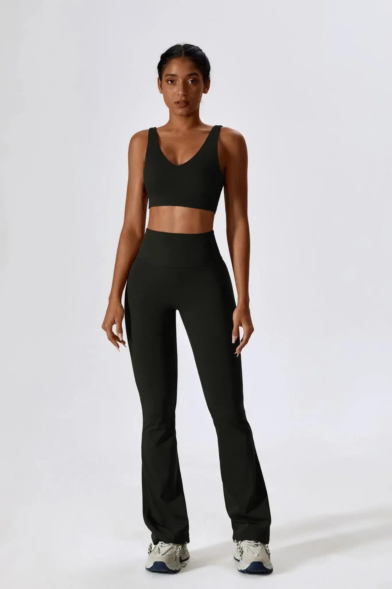 Mariuccia – Scoop neckline – Sports bra & flared leggings set