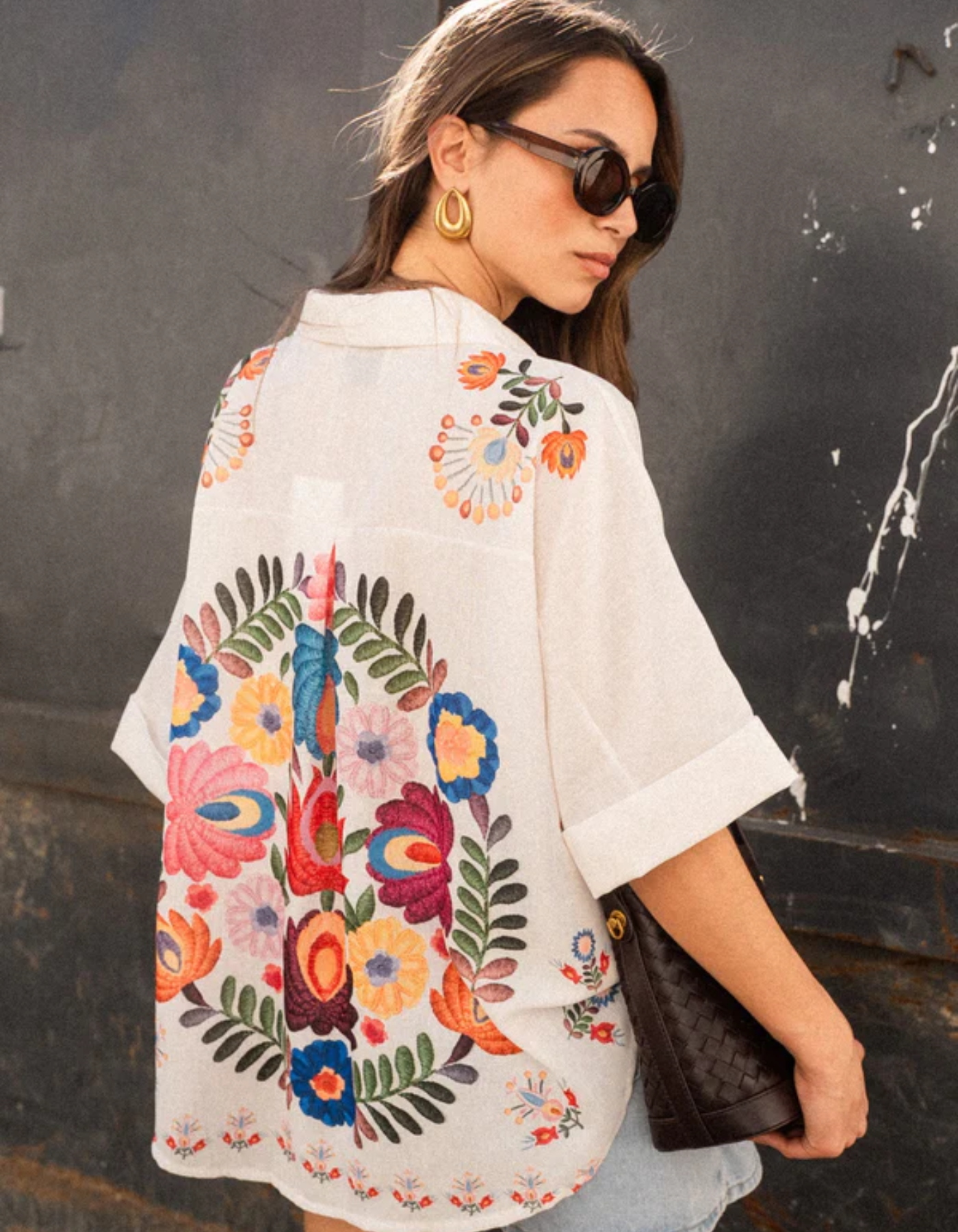 Marizette – Floral embroidery – Linen blouse