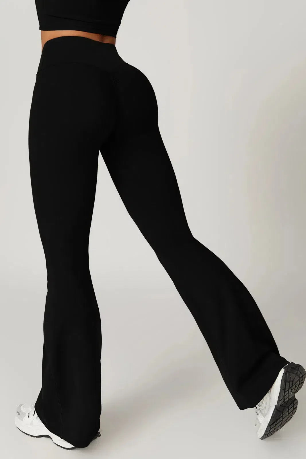 Palmira – U-neckline – Sports bra & flared leggings set