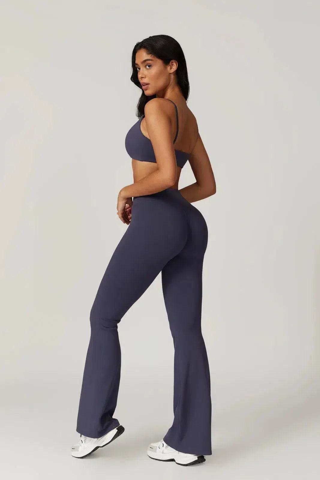 Palmira – U-neckline – Sports bra & flared leggings set