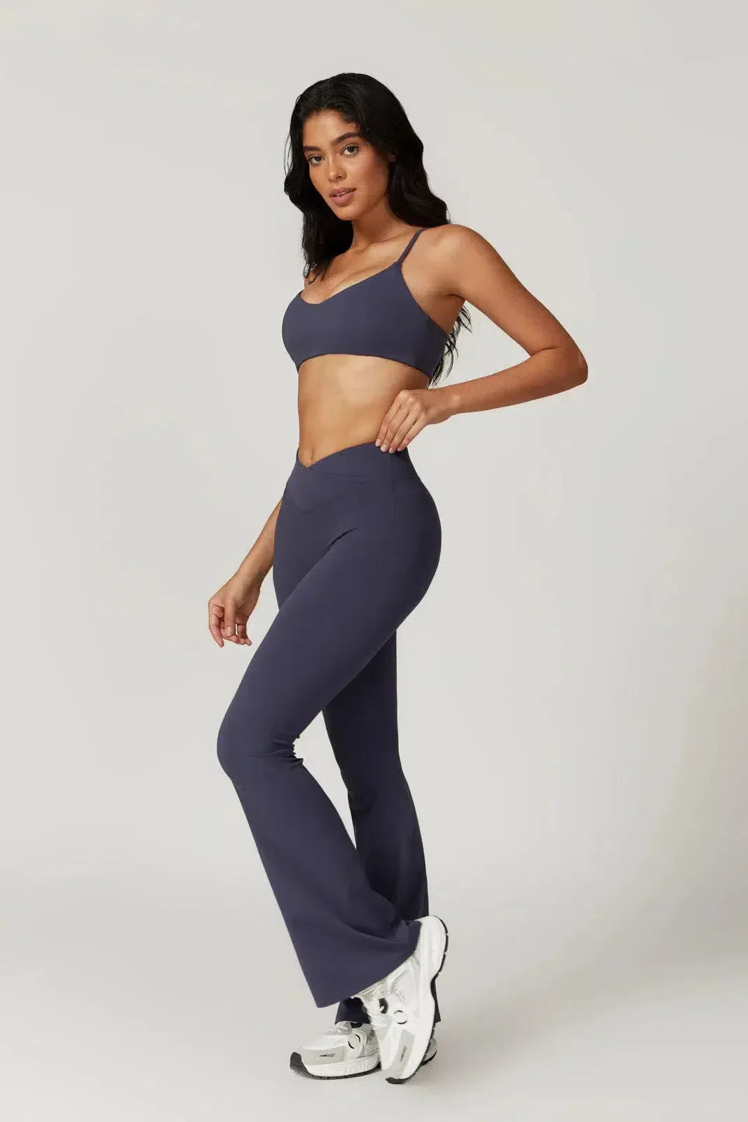 Palmira – U-neckline – Sports bra & flared leggings set