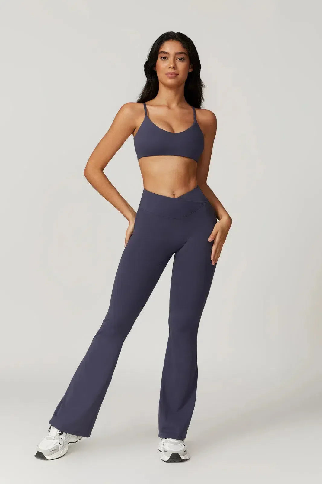 Palmira – U-neckline – Sports bra & flared leggings set