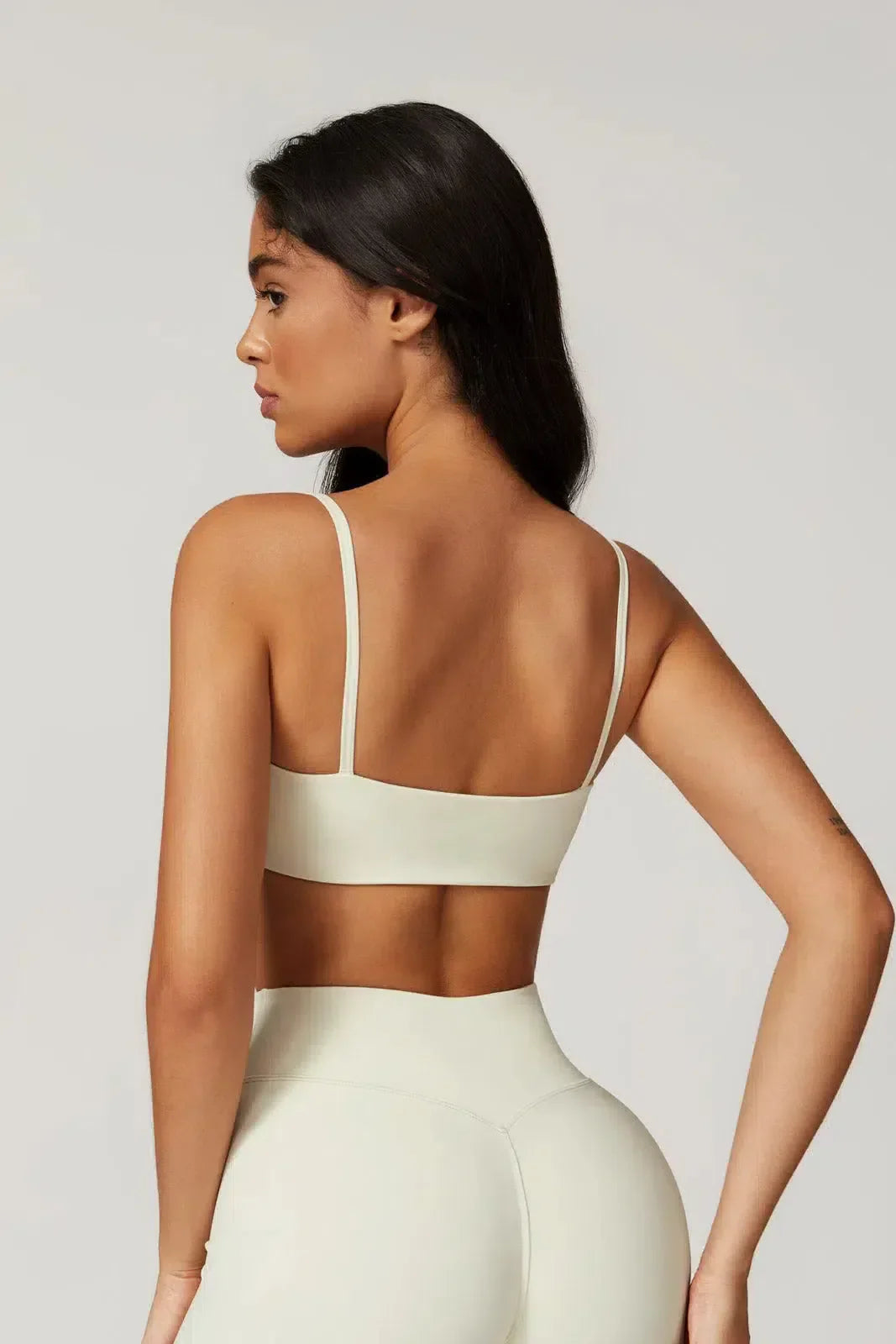 Palmira – U-neckline – Sports bra & flared leggings set